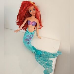 Disney Live Action ARIEL Barbie MERMAID Doll red head crown 2013 Mattel